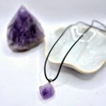 Κολιέ με Μαύρο Κορδόνι και Ακατέργαστο Αμέθυστο - Image 3