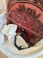 Κιτ “Tree of Life” – Δερμάτινο Τετράδιο & Βραχιόλι Feng-Shui σε Λινάτσα - Image 2