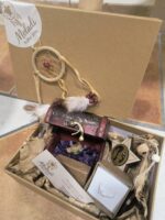 Boho Zen Gift Box – Χελώνα Ουνακίτη σε Σεντούκι με Αμέθυστο, Ασημένιο Βραχιόλι & Ξύλινο Χριστουγεννιάτικο Στολίδι - Image 2