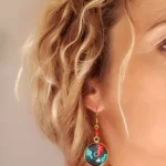 Ethnic Σκουλαρίκια African Wax με Floral Μοτίβο – Τιρκουάζ & Κόκκινα Statement Σκουλαρίκια - Image 4