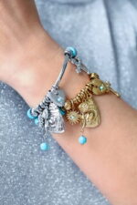 Ελαστικό Βραχιόλι από Ανοξείδωτο Ατσάλι με Τυρκουάζ Πέτρες & Charms - Image 3