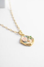 Minimal Κολιέ από Ανοξείδωτο Ατσάλι με Ροζ Τριαντάφυλλο & Περλίτσα - Image 4