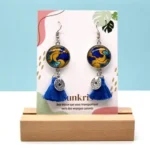 Boho Ethnic Σκουλαρίκια African Wax με Πομ Πομ – Μπλε & Κίτρινα Χειροποίητα Σκουλαρίκια - Image 3